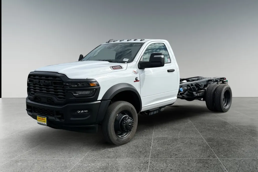 2025 Ram 5500 Tradesman photo 1