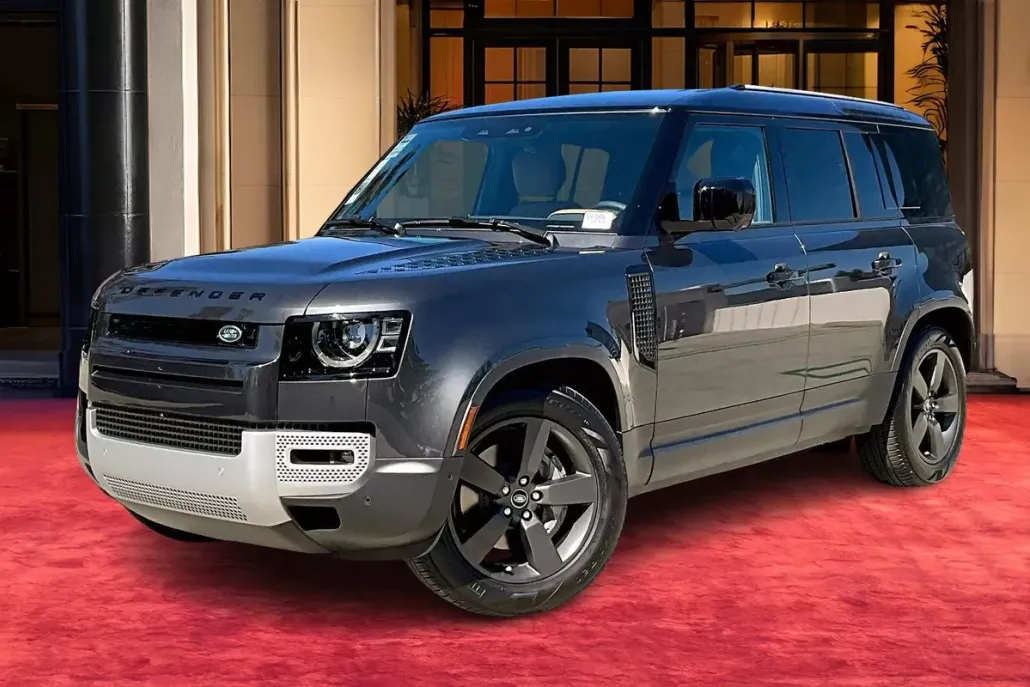 2025 Land Rover Defender 110 S photo 1