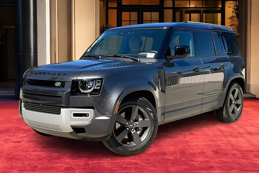 2025 Land Rover Defender 110 S photo 1