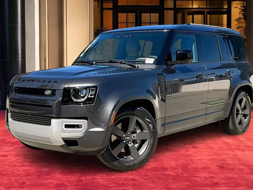 2025 Land Rover Defender 110 S photo 1
