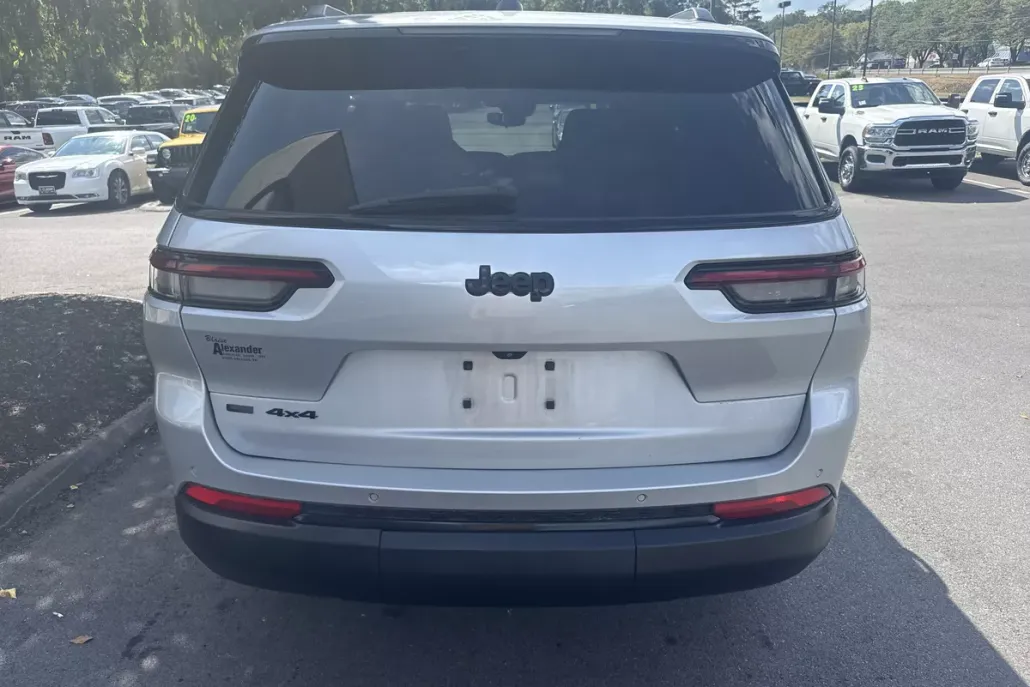 2021 Jeep Grand Cherokee Altitude photo 1