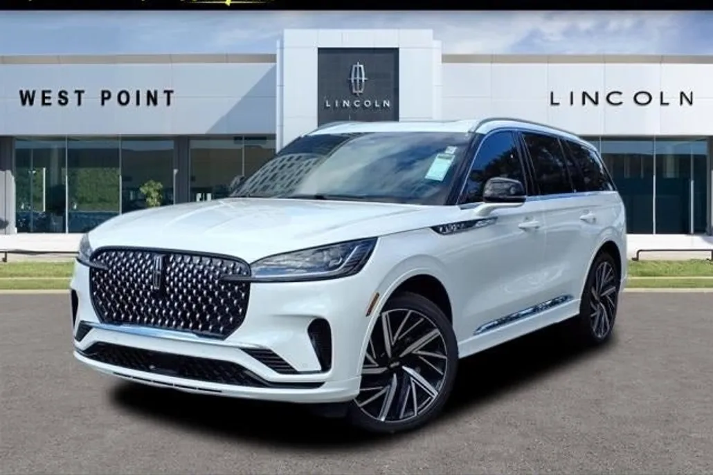 2025 Lincoln Aviator Black Label photo 1