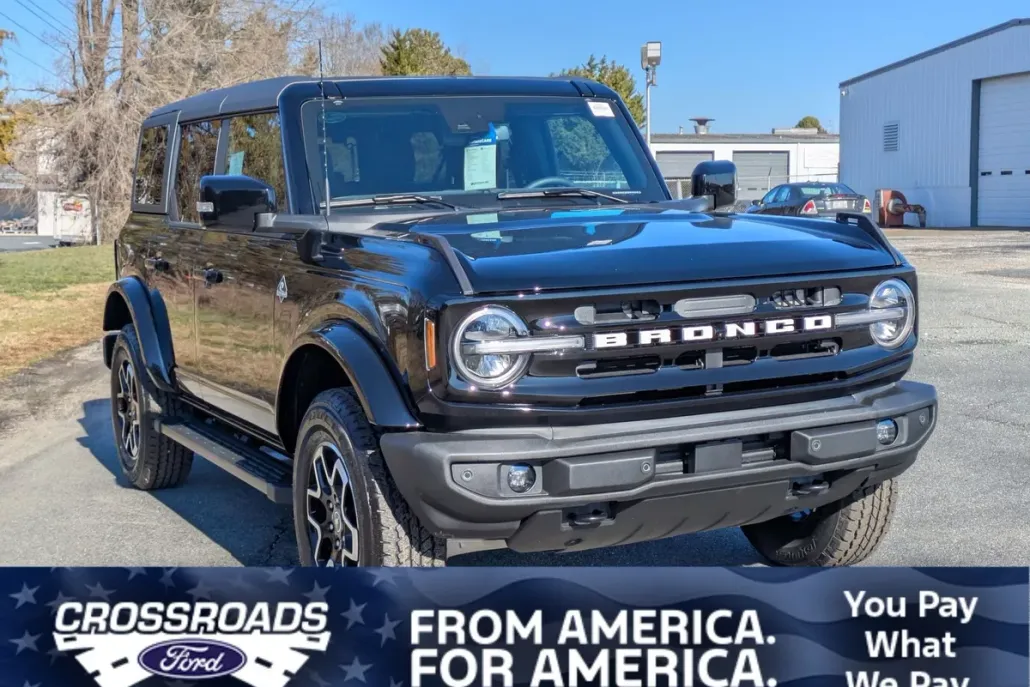 2024 Ford Bronco Outer Banks photo 1