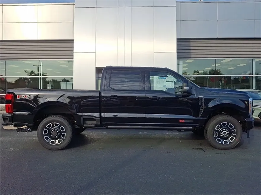 2025 Ford F-350 photo 1