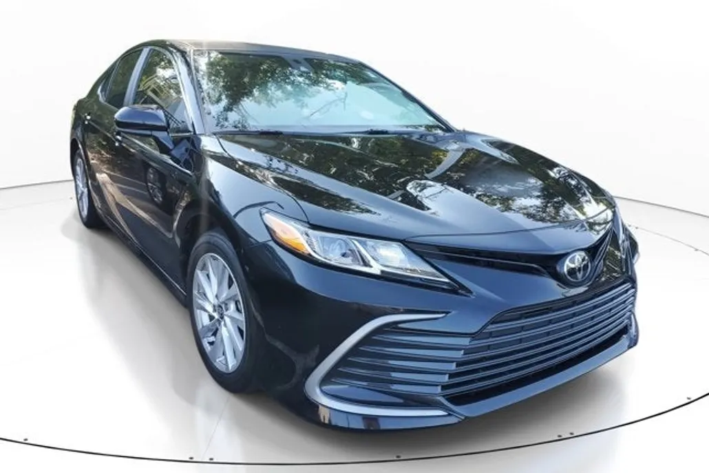 2024 Toyota Camry LE photo 1