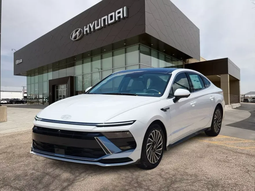 2025 Hyundai Sonata Hybrid Limited photo 1