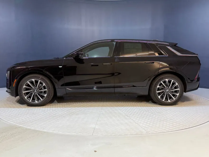 2026 Cadillac Lyriq Sport photo 1