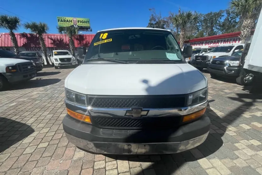 2018 Chevrolet Express LT 3500 photo 1
