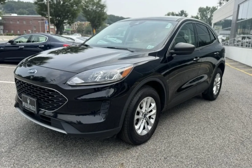 2022 Ford Escape SE photo 1