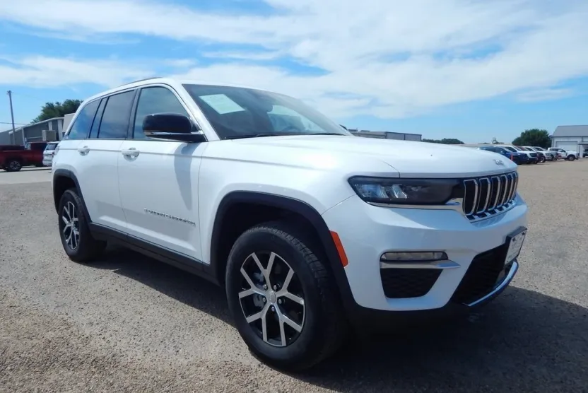 2024 Jeep Grand Cherokee Limited photo 1