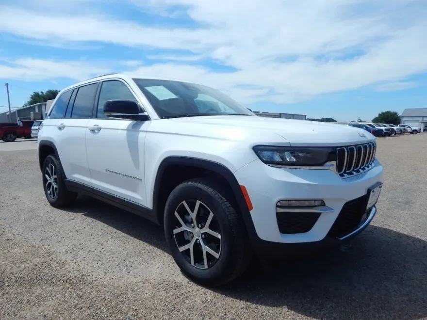 2024 Jeep Grand Cherokee Limited photo 1