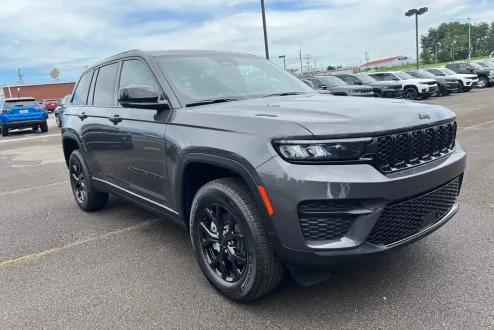 2025 Jeep Grand Cherokee Altitude X photo 3