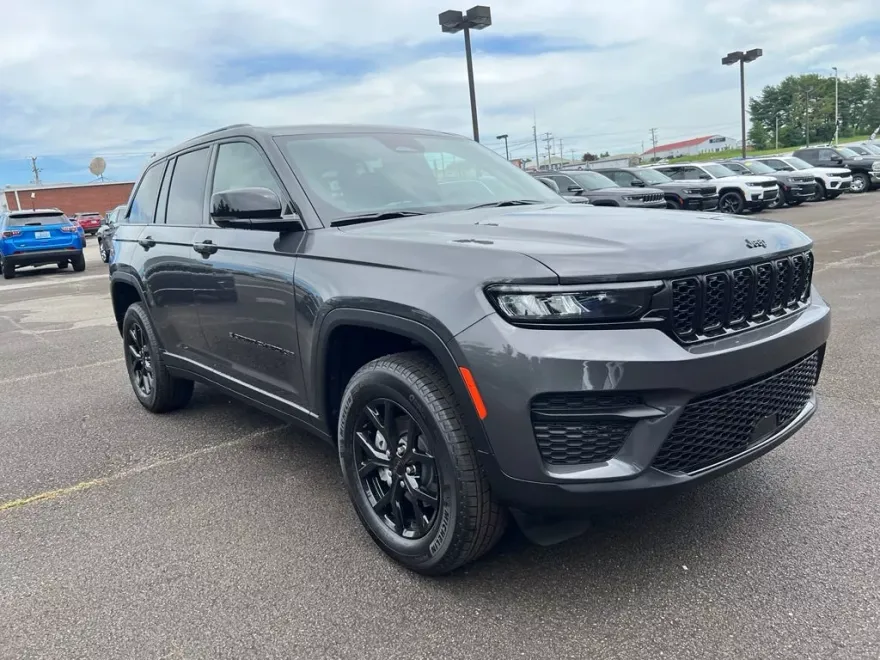 2025 Jeep Grand Cherokee Altitude X photo 3