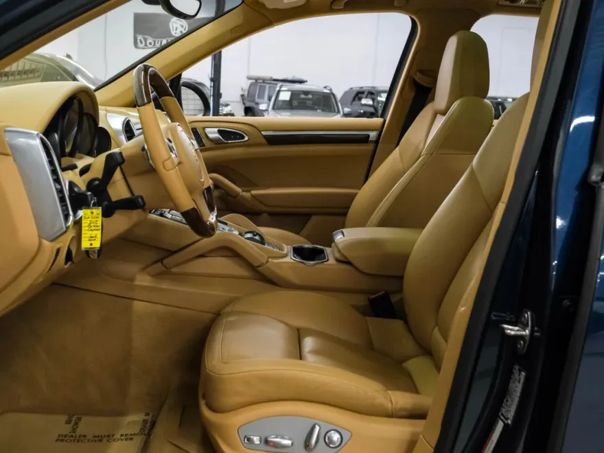 2012 Porsche Cayenne photo 1