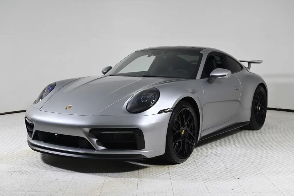 2024 Porsche 911 GTS photo 1