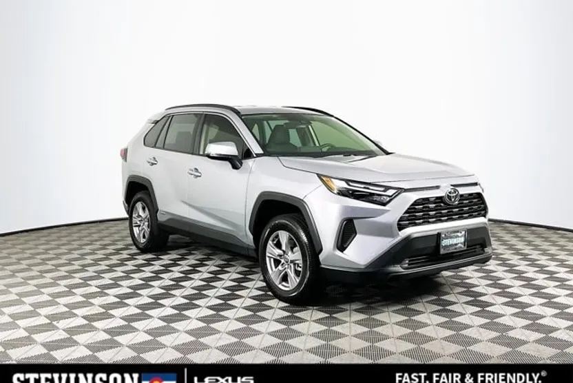 2025 Toyota RAV4 Hybrid XLE photo 1