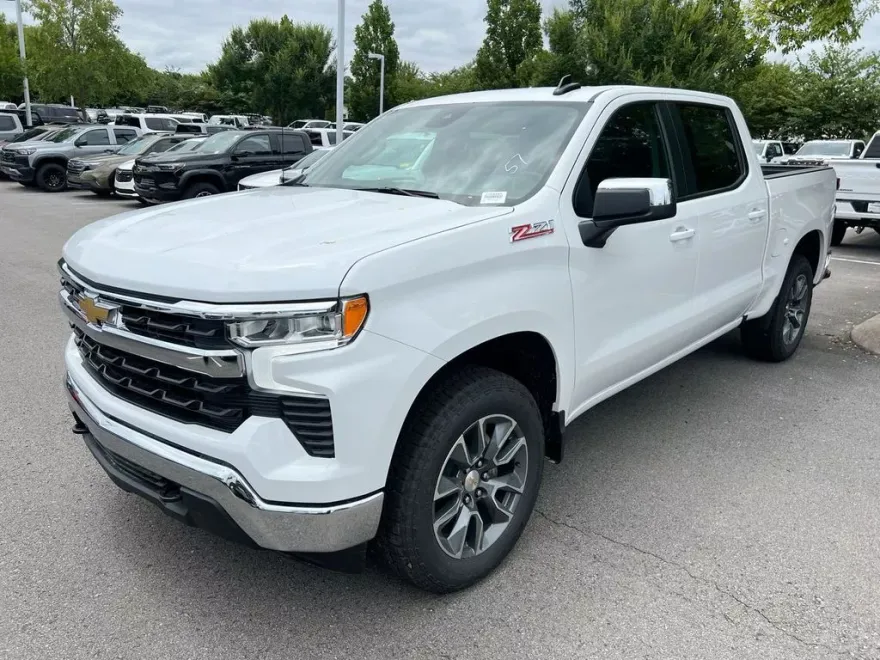 2026 Chevrolet Silverado 1500 LT photo 1