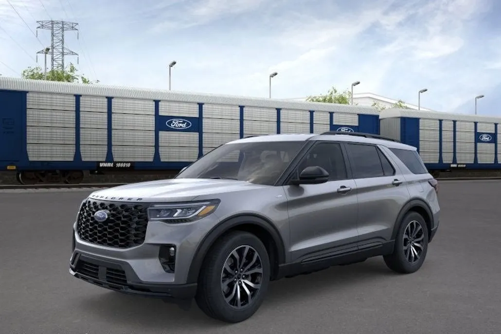 2025 Ford Explorer ST-Line photo 1
