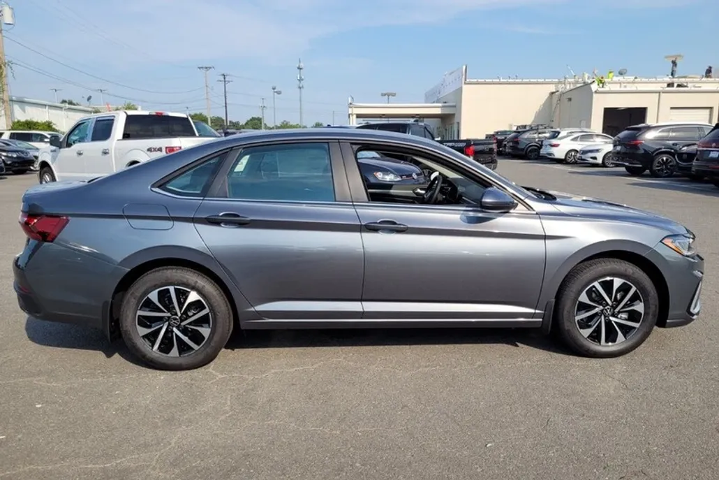 2025 Volkswagen Jetta 1.5T S photo 1