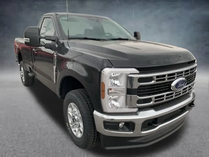 2025 Ford F-350 XLT photo 1