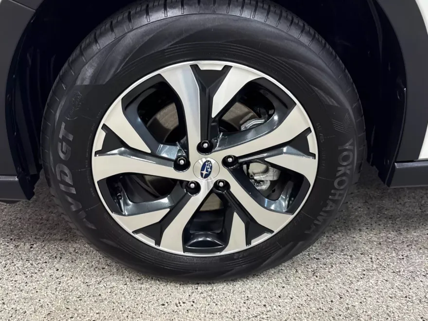 2022 Subaru Outback Limited photo 1