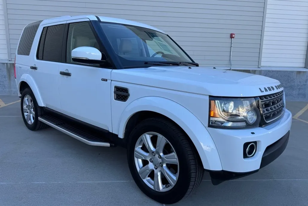 2016 Land Rover LR4 HSE photo 1
