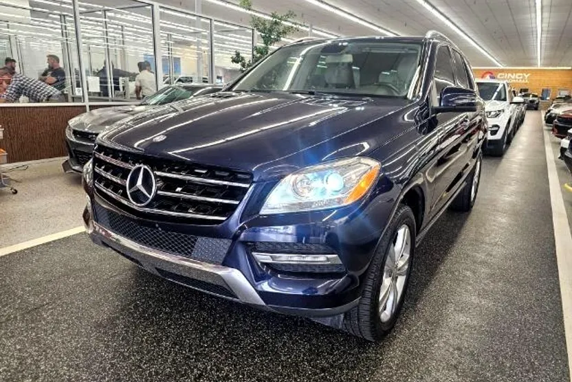 2013 Mercedes Benz ML 4MATIC 350 photo 1