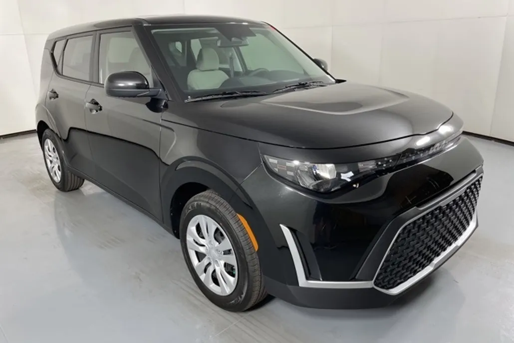 2025 Kia Soul LX S photo 1
