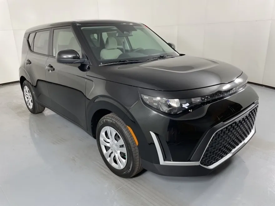 2025 Kia Soul LX S photo 1