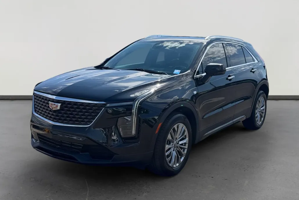 2024 Cadillac XT4 Premium Luxury photo 1