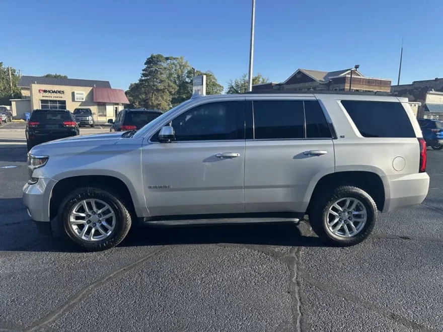 2019 Chevrolet Tahoe LT photo 1