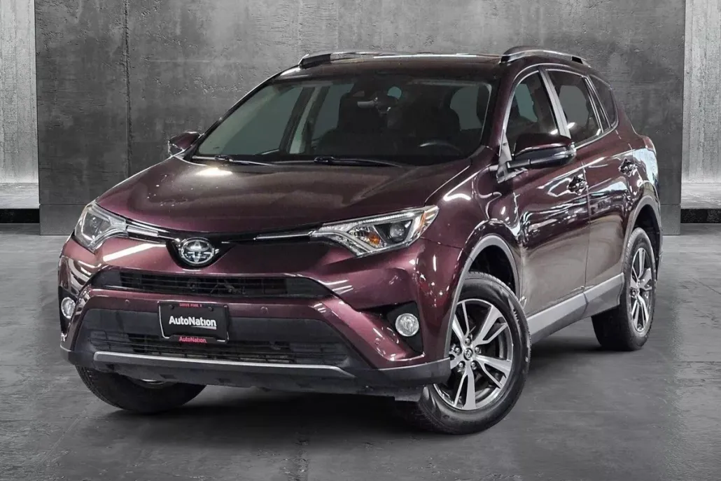 2018 Toyota RAV4 XLE photo 1