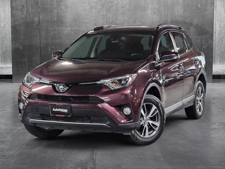 2018 Toyota RAV4 XLE photo 1