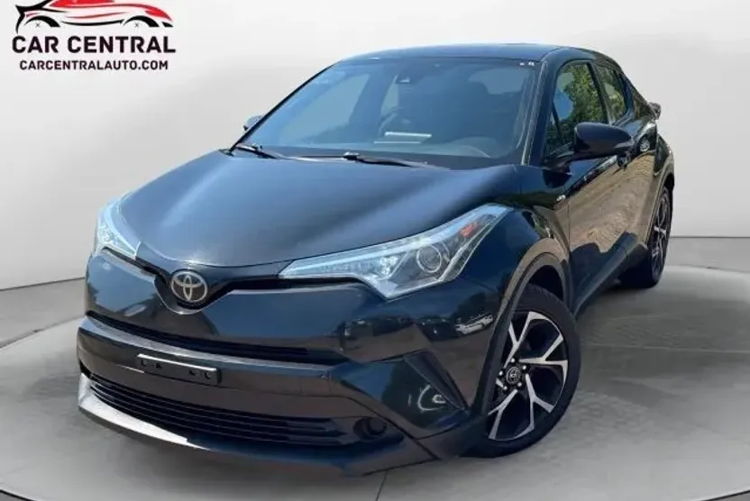 2018 Toyota C-HR XLE photo 1