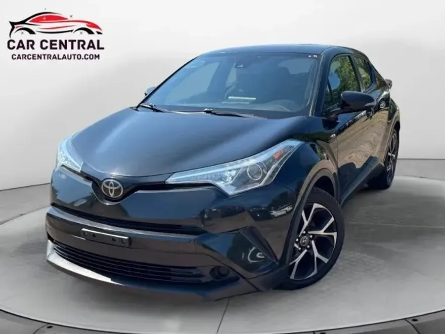 2018 Toyota C-HR XLE photo 1