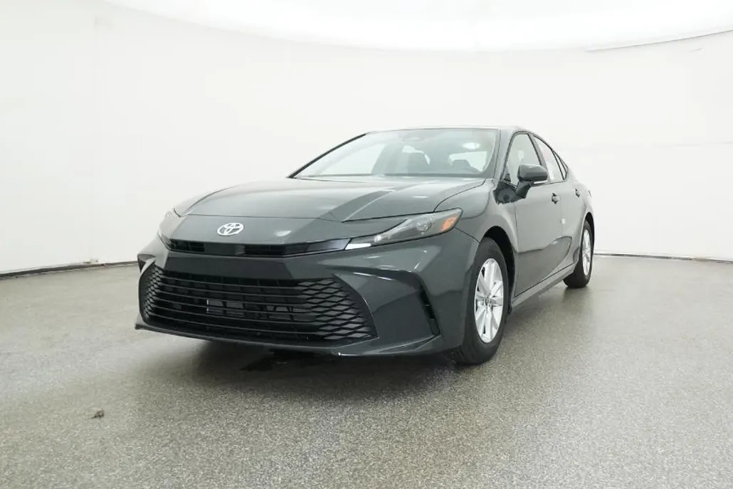 2026 Toyota Camry LE photo 1