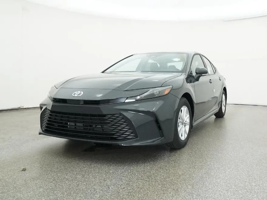 2026 Toyota Camry LE photo 1
