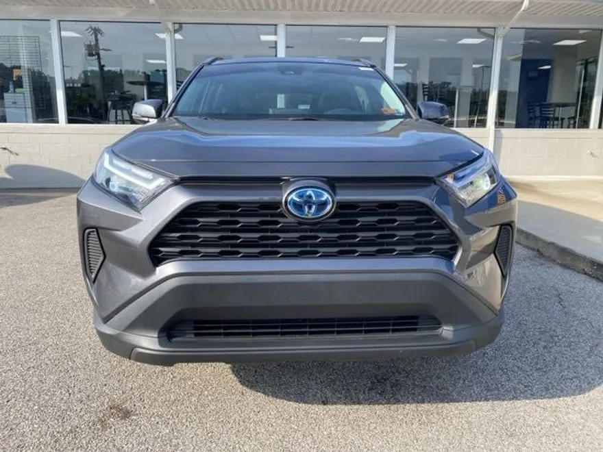 2022 Toyota RAV4 Hybrid XLE photo 1