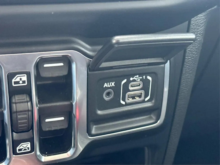 2023 Jeep Gladiator Overland photo 33