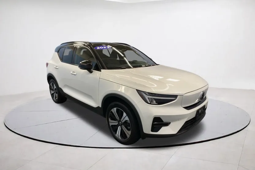 2023 Volvo XC40 Recharge Core photo 1
