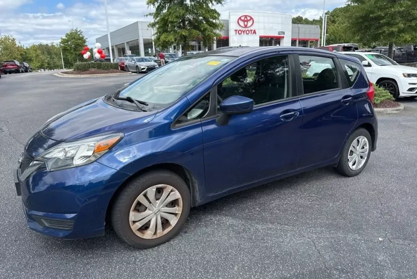 2019 Nissan Versa Note SV photo 1