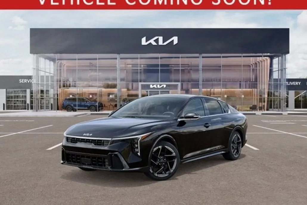 2025 Kia K4 GT-Line photo 1
