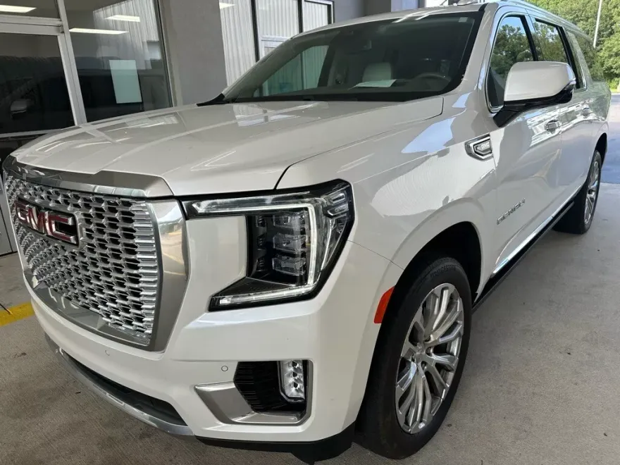 2023 Gmc Yukon XL Denali photo 1