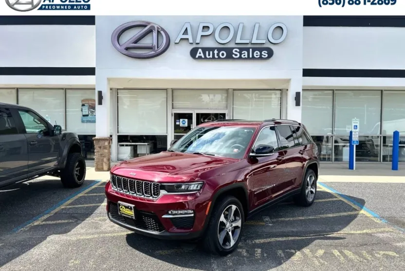 2023 Jeep Cherokee 4xe photo 1