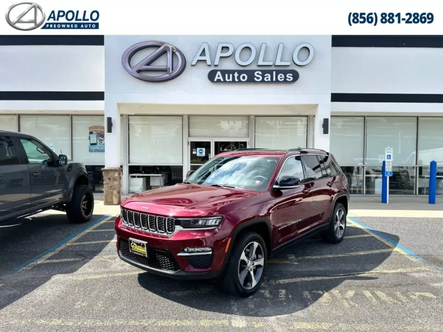 2023 Jeep Cherokee 4xe photo 1