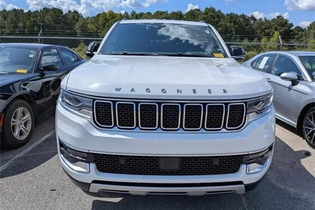 2024 Jeep Wagoneer L Series II photo 1