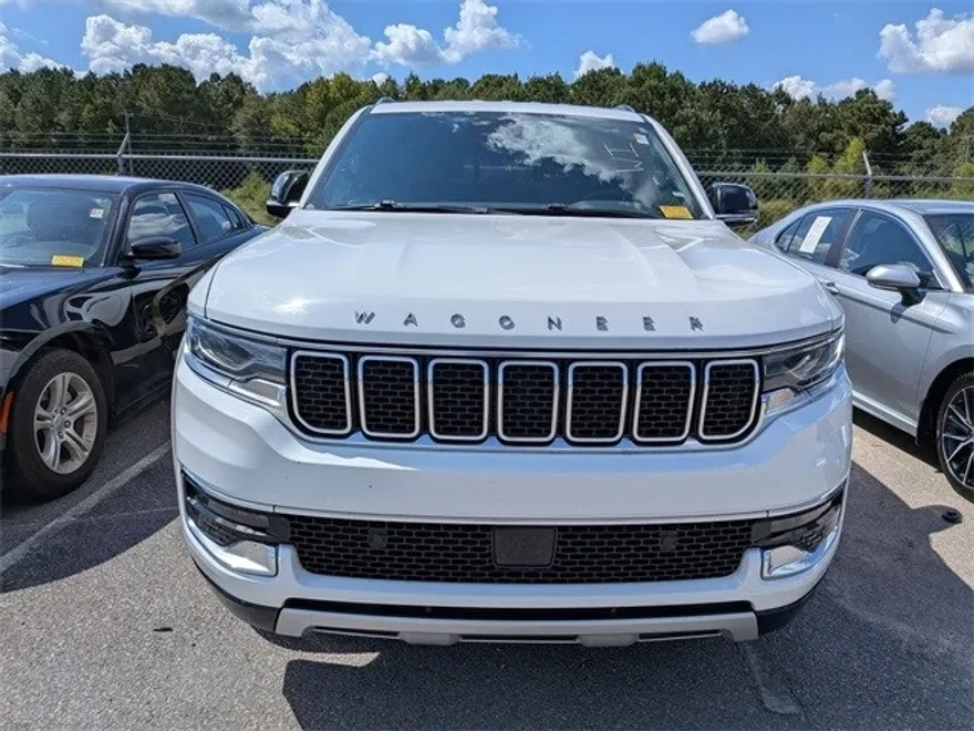 2024 Jeep Wagoneer L Series II photo 1