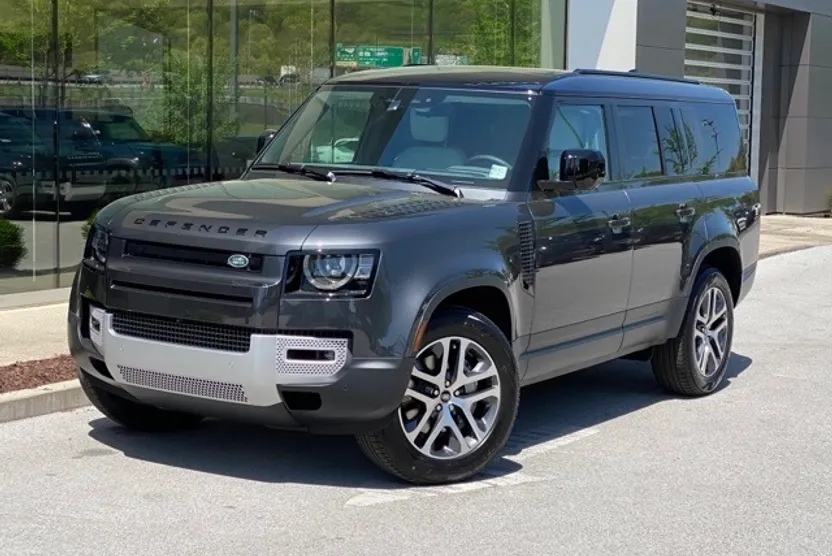 2025 Land Rover Defender 130 S photo 1
