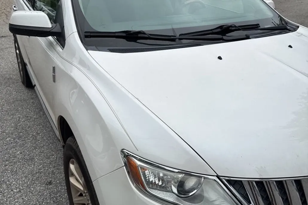 2011 Lincoln MKX Base photo 1