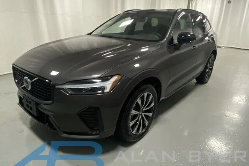 2025 Volvo XC60 B5 Plus photo 1
